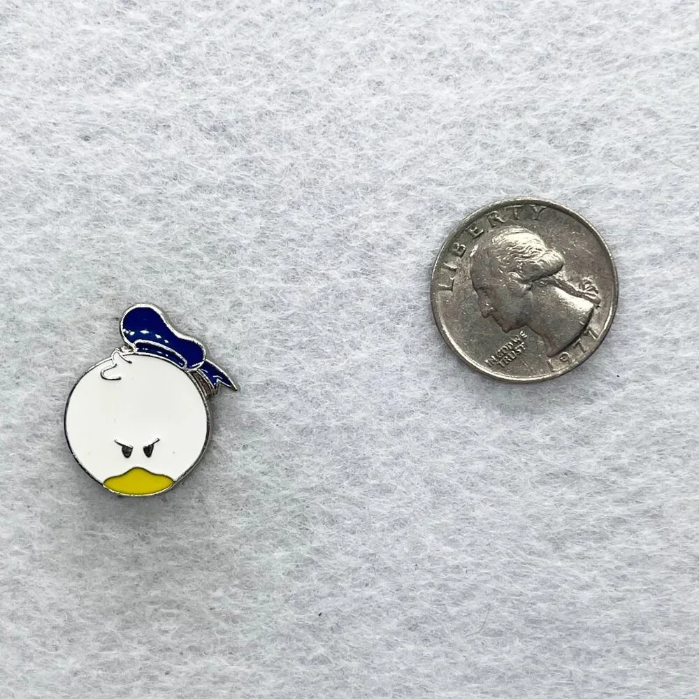 🔮 5/$25 Disney Cute Characters Angry Donald Duck Pin‎